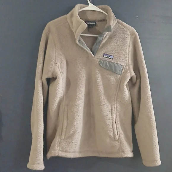 Patagonia Tan Fleece Jacket with Gray Pocket Size Med - Picture 1 of 5